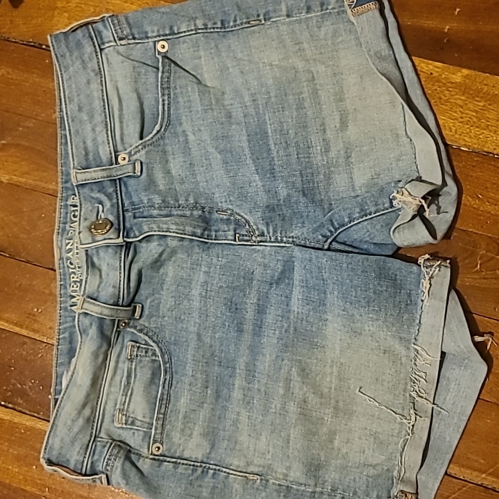 8 American Eagle shorts